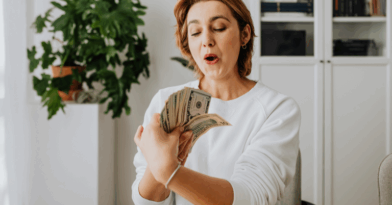 Money Lender Singapore: A Complete Guide to Borrowing Smartly